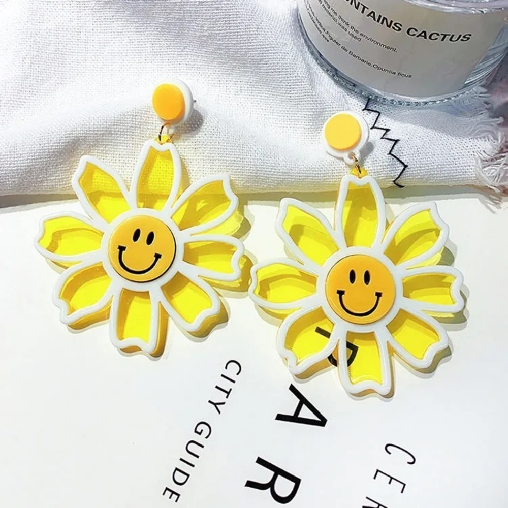 Blue Clear smiley face acrylic flower earrings - Picture 3 of 6